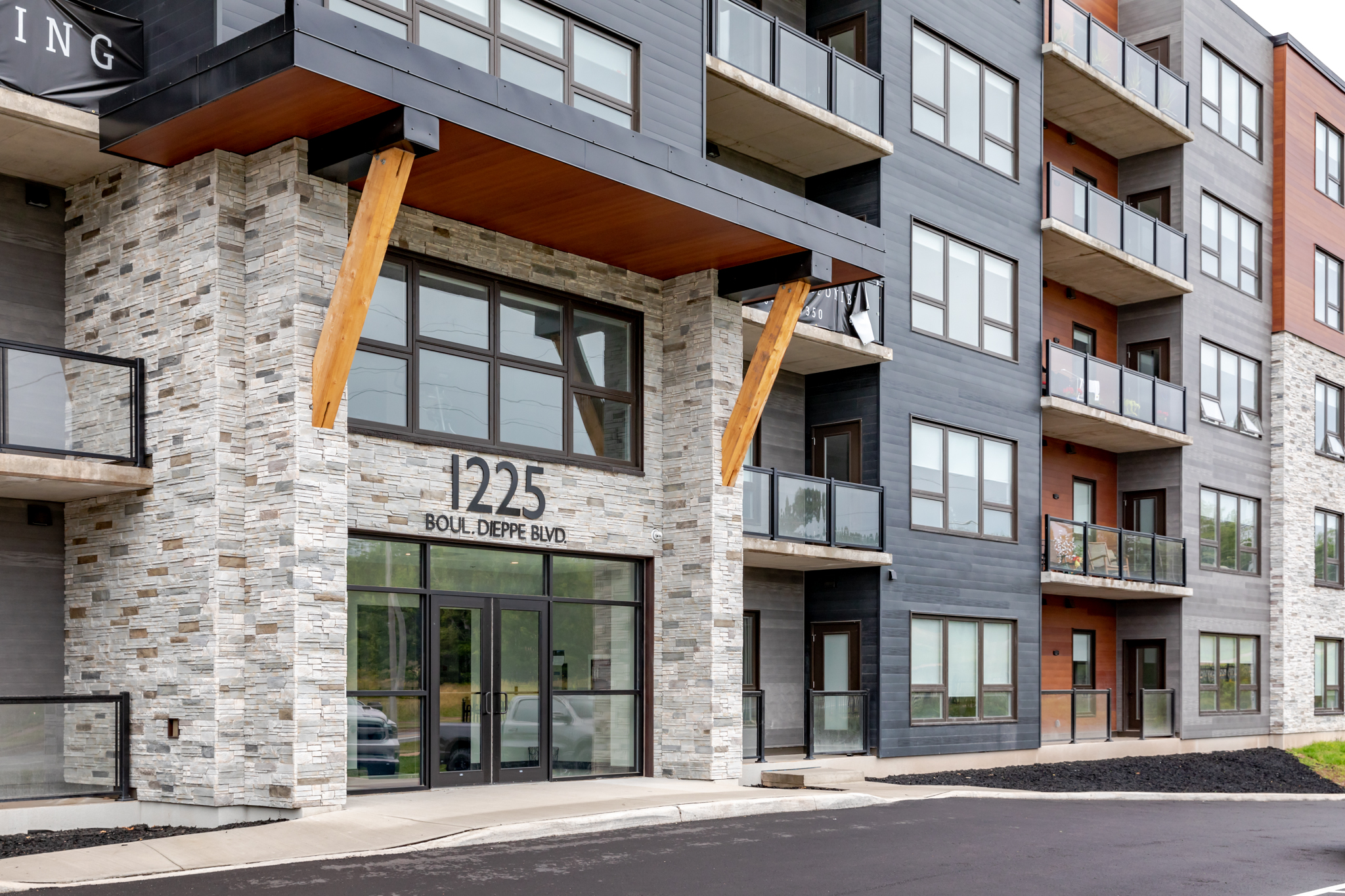 Versetta-Stone-Ledgestone-Mission-Point-3 Mission Point - Image 4